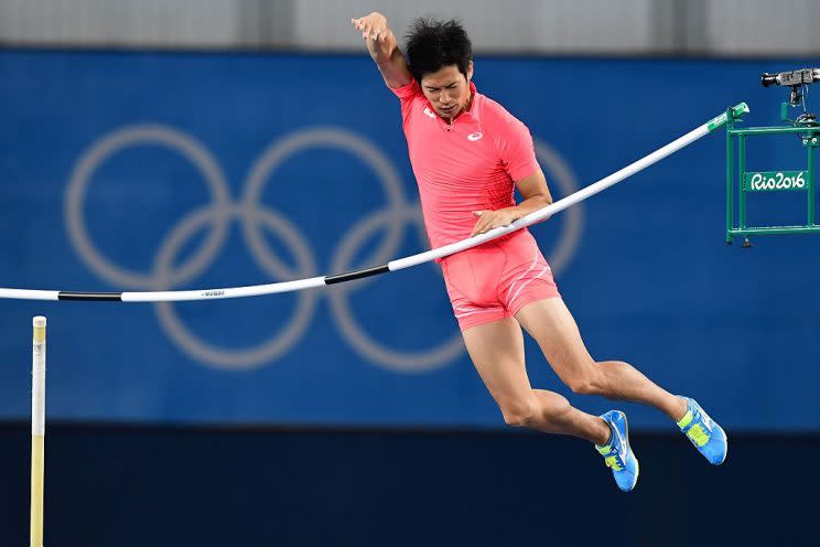 Japan's Hiroki Ogita competes in the men's pole vault in Rio de Janeiro. (Getty Images)