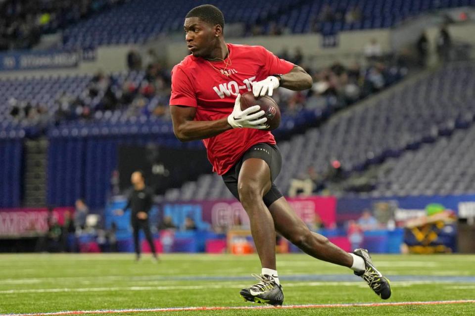 Charlotte wide receiver Grant Dubose participates in drills at Lucas Oil Stadium.