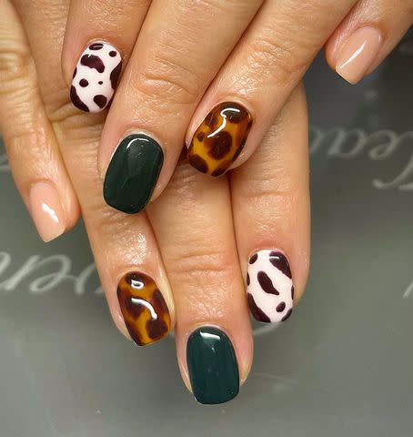 <p><a href="https://www.instagram.com/nails_and_beauty_by_daisy/" data-component="link" data-source="inlineLink" data-type="externalLink" data-ordinal="1">nails_and_beauty_by_daisy</a></p>