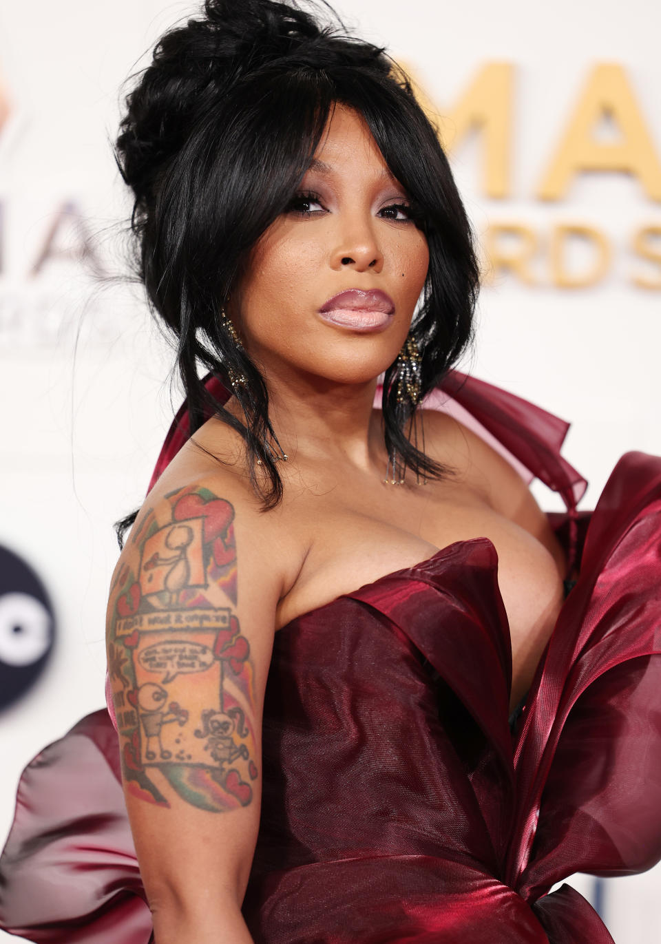 K. Michelle at The 57th Annual CMA Awards at Bridgestone Arena in Nashville, Tennessee on November 8, 2023.