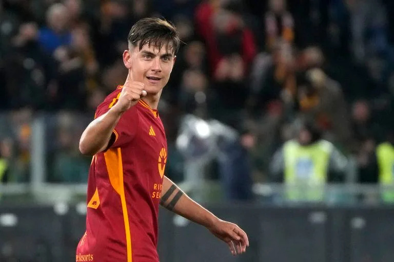 La Roma de Paulo Dybala comienza a jugar los octavos de final de la Europa League