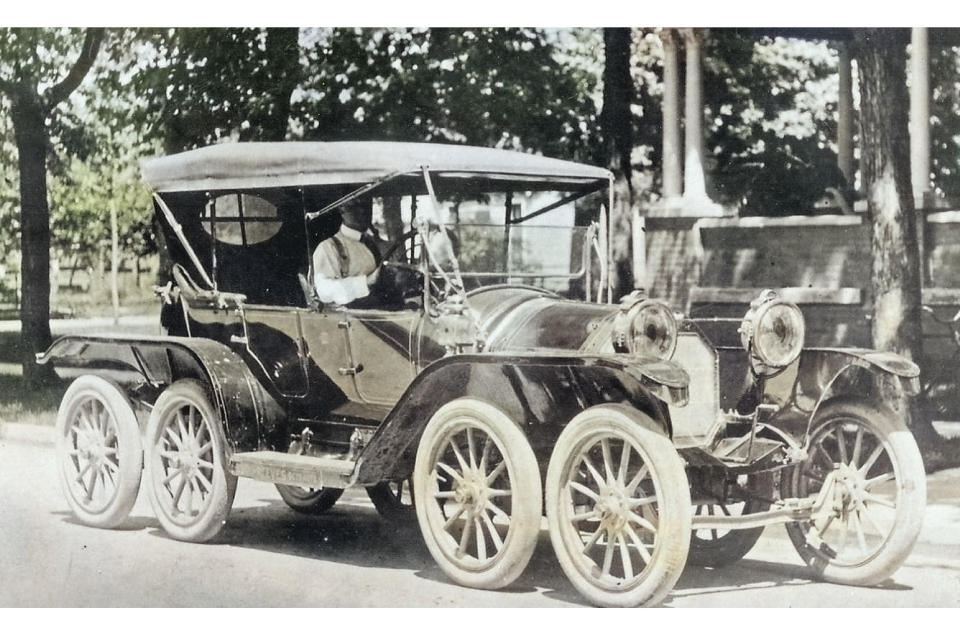 <p>Indiana’s Milton Reeves had been one of America’s earliest tinkerers of ‘horseless carriages’, and was an inventor of various early engine technologies. But in 1910 he tackled a key problem with driving at the time: appalling road surfaces. So he took an 1910 Overland and added four wheels – the theory was that the extra wheels would smooth out the ride, much like how multiple wheels did on trains – and all eight wheels steered. </p><p>The Ocoauto was indeed comfortable, but also very long (248in - 6300mm), complex to build and thus pricey to buy. With no customers, Reeves lopped off one axle to make a six-wheeler, but that didn’t work either, and Reeves returned to his engines.</p>