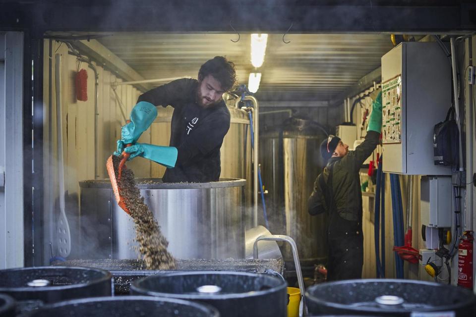 40FT brewers in action in Dalston: 40FT Brewery