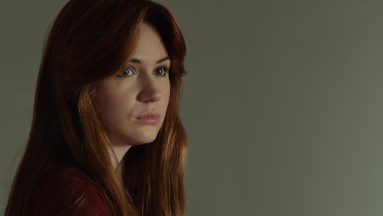  Karen Gillan in Oculus. 