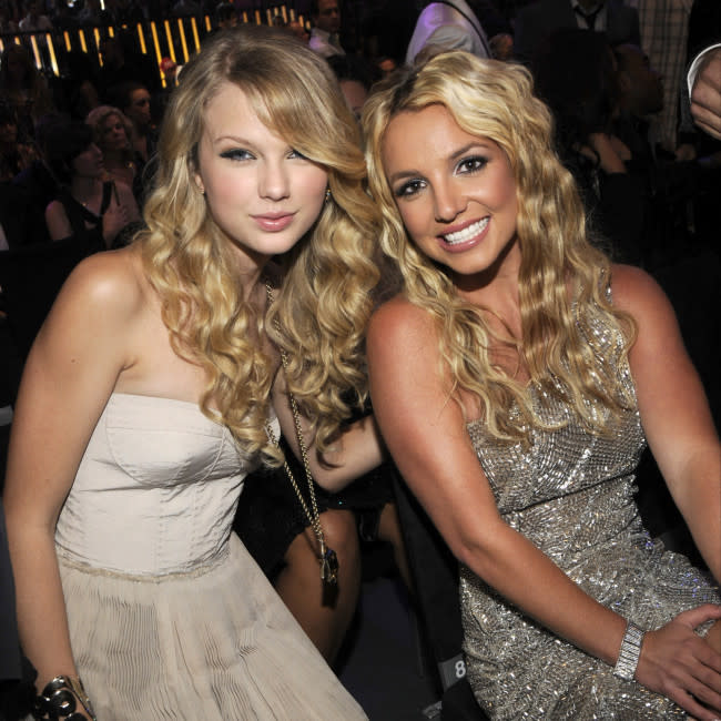 Britney Spears quedó atónita con el canto de Taylor Swift en 2003 credit:Bang Showbiz