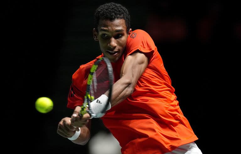 El canadiense Felix Auger Aliassime venció a Sebastián Báez en Manchester