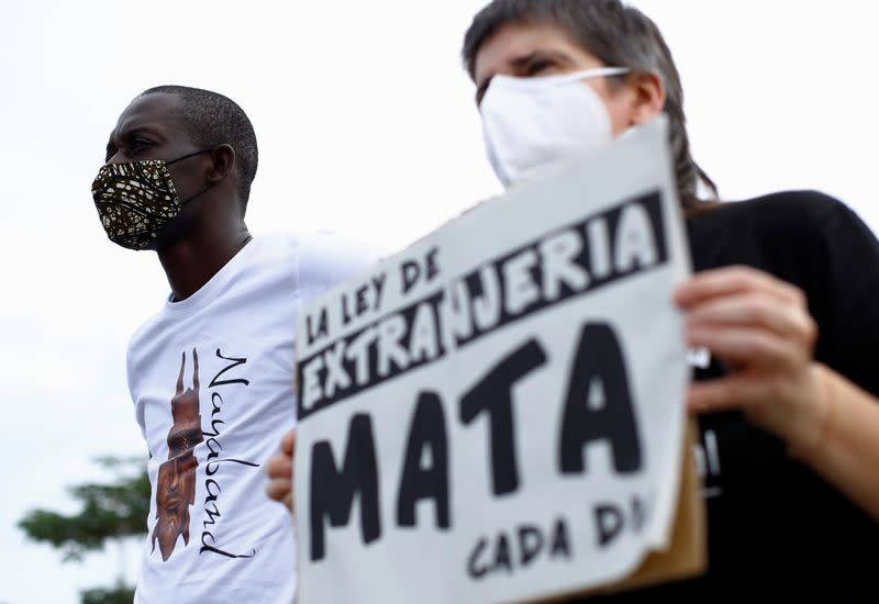 Demonstration in several cities of Gran Canaria in favor of the rights of migrants, in Arguineguin