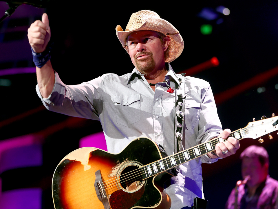 Toby Keith was diagnosed with stomach cancer in 2021.(Image via Getty Images)