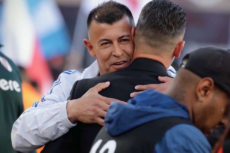 Jorge Almirón y Martín Demichelis, antes del partido que disputaron el 7 de mayo pasado