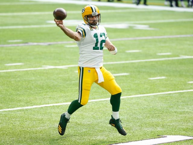 Pro Football: QB Peyton Manning, Broncos throttle QB Aaron Rodgers, Packers  29-10