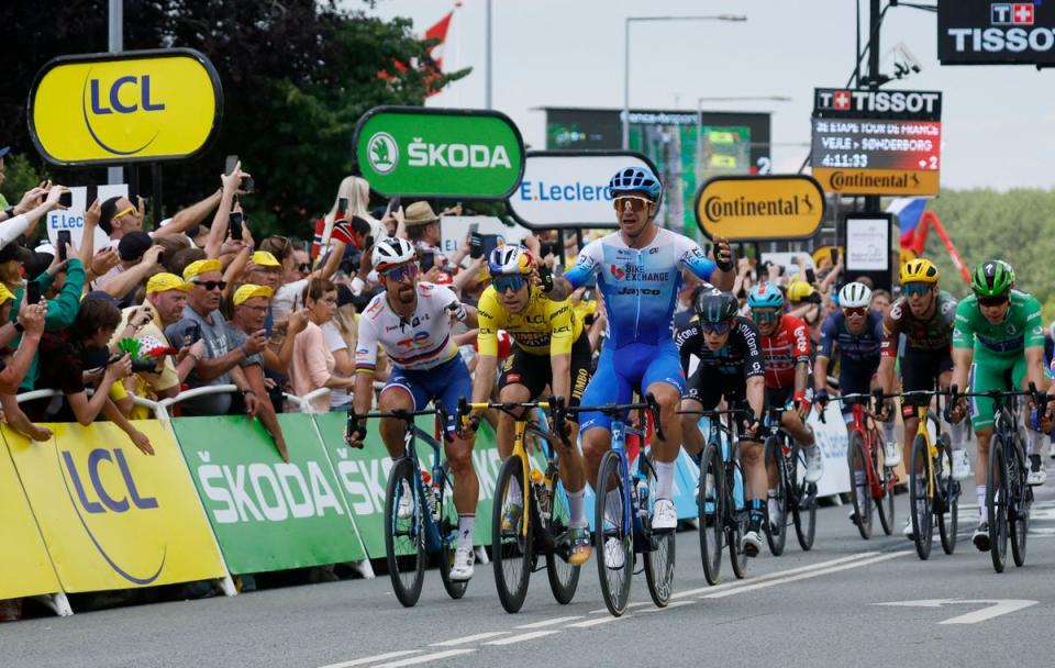 Dylan Groenewegen celebrates clinching victory (Reuters)