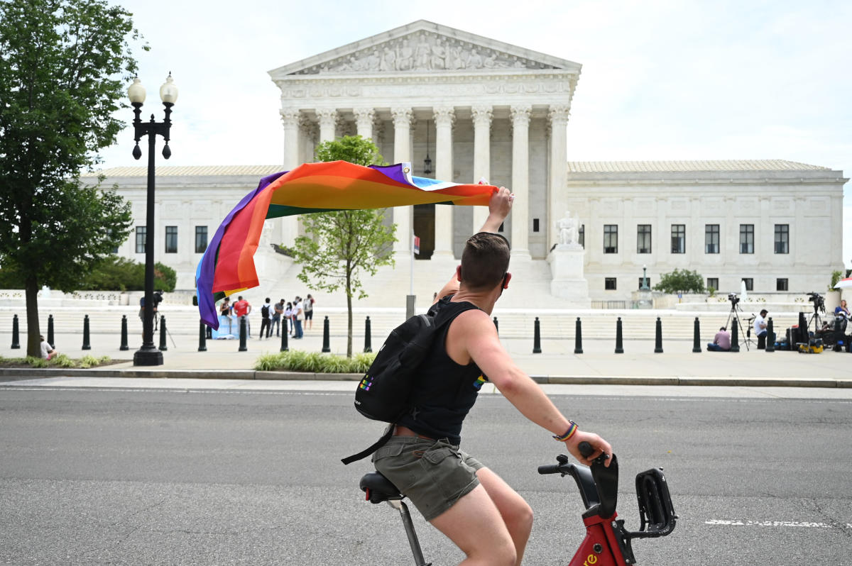 In Landmark Case Supreme Court Rules Lgbtq Workers Are Protected From