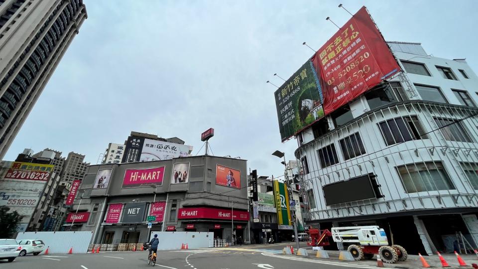 10年多出500萬購屋金　噴掉一台保時捷新竹縣市的總金額漲幅僅次於台北市，估價師稱「不意外」。（圖／東森新聞張琬聆攝）