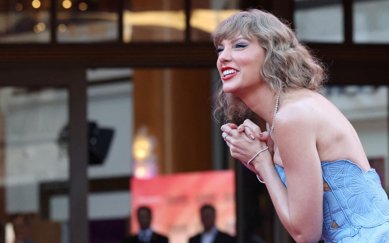 Taylor Swift encouraged her audience to 'sing and dance' in the cinema