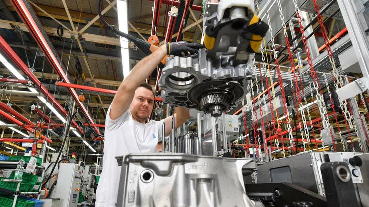 Die lokalen Betriebsräte haben bereits angekündigt, um jede Arbeitsstelle zu kämpfen. Foto: dpa