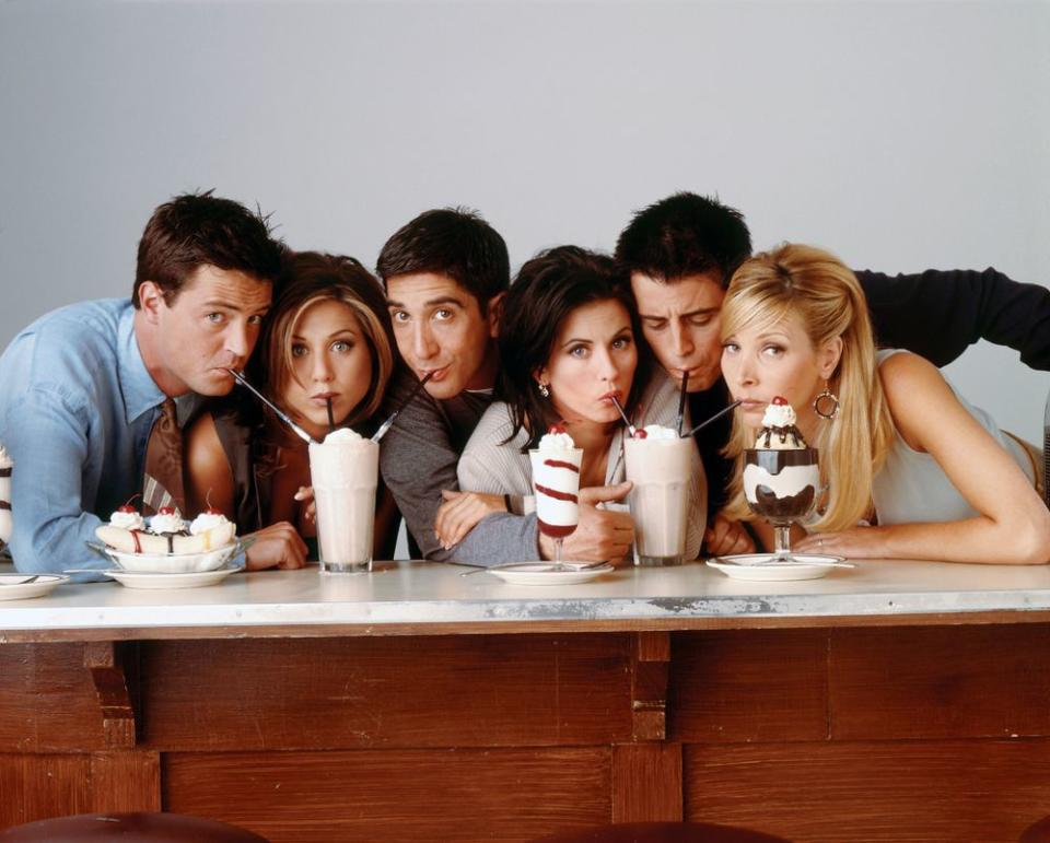 Friends cast Matthew Perry, Jennifer Aniston, David Schwimmer, Courteney Cox, Matt Le Blanc, Lisa Kudrow  | NBC/Getty