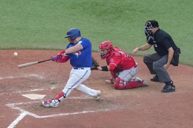 The Toronto Blue Jays are wearing red this season and it looks horrific