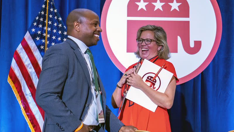 Milwaukee Mayor Cavalier Johnson, left, speaks with Cam Henderson, right, from the Republican National Committee, at the JW Marriott in Chicago ahead of Milwaukee’s expected selection to host the 2024 Republican National Convention, on Aug. 5, 2022.