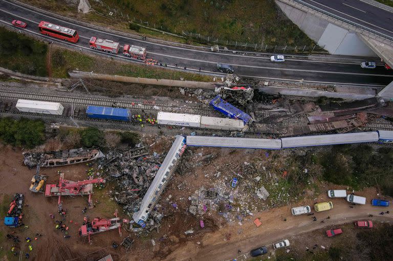 Grecia; trenes; mundo; bomberos; rescatistas; Larissa; Atenas; Tempe