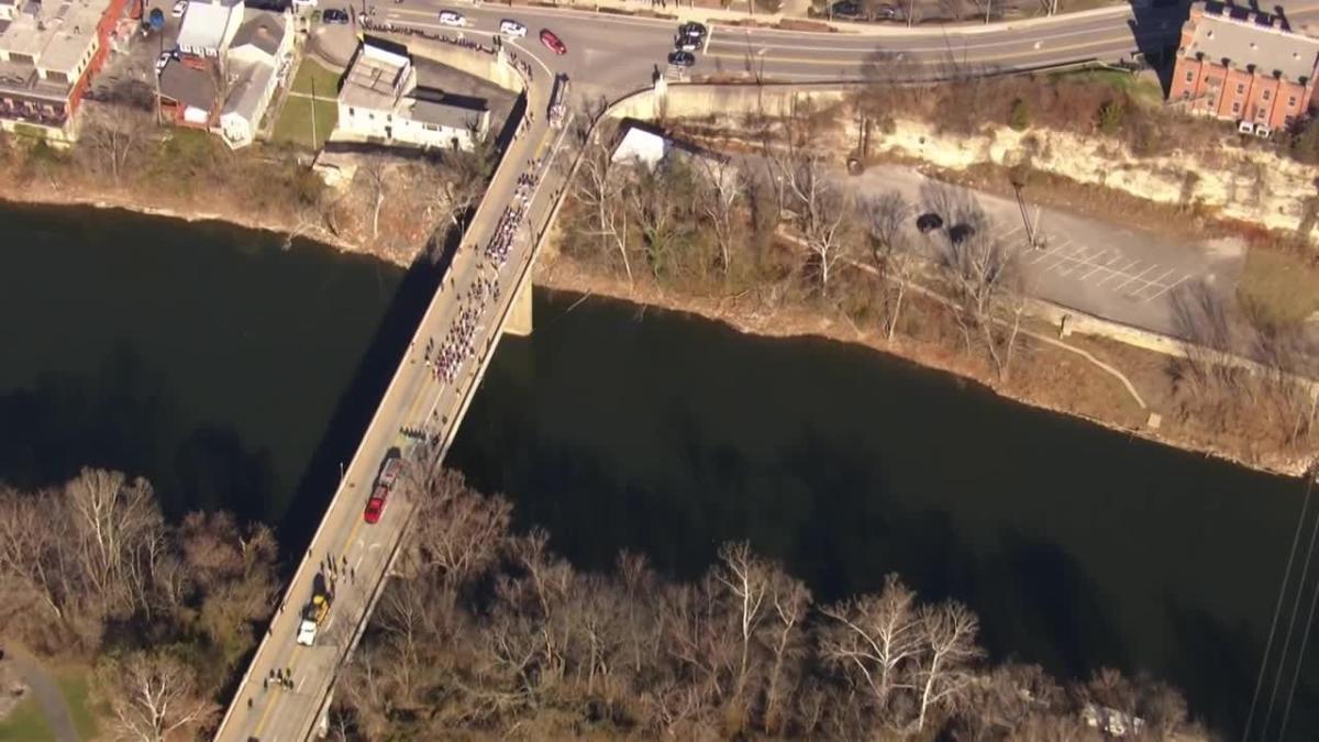 Kentucky Governor Inauguration Day Parade route moving across bridge in