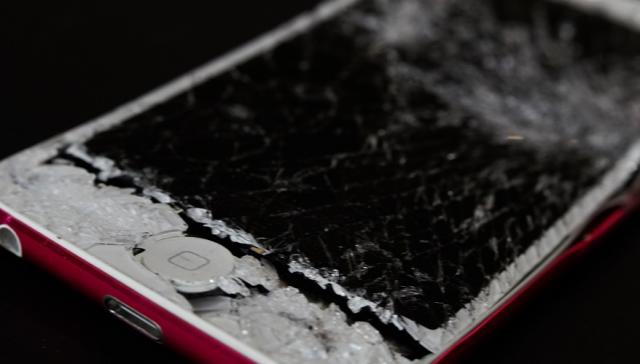 Por qué es mejor un protector de pantalla de cristal templado para tu iPhone  11 que