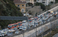 Vehicles are seen along a road, after a mass evacuation of the entire coastline during a tsunami alert after a magnitude 7.1 earthquake hit off the coast in Vina del Mar, Chile April 24, 2017 REUTERS/Rodrigo Garrido