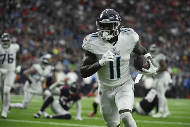 NFL: Titans clinch playoff spot with win over Texans