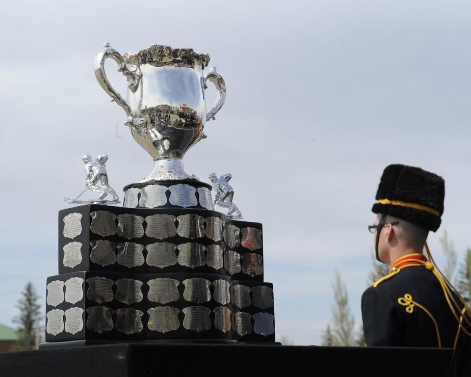 The Memorial Cup is given to the champion of the Canadian Hockey League. Photo by Aaron Bell/CHL Images