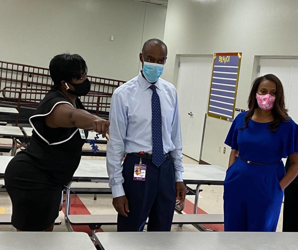 Broward Estates Elementary School Principal Cyntheria Hunt shows Superintendent Robert Runcie and school board member Rosalind Osgood the social distancing measures put in place in the school’s cafeteria on Friday, Oct. 9, 2020, the first day students returned for in-person learning.