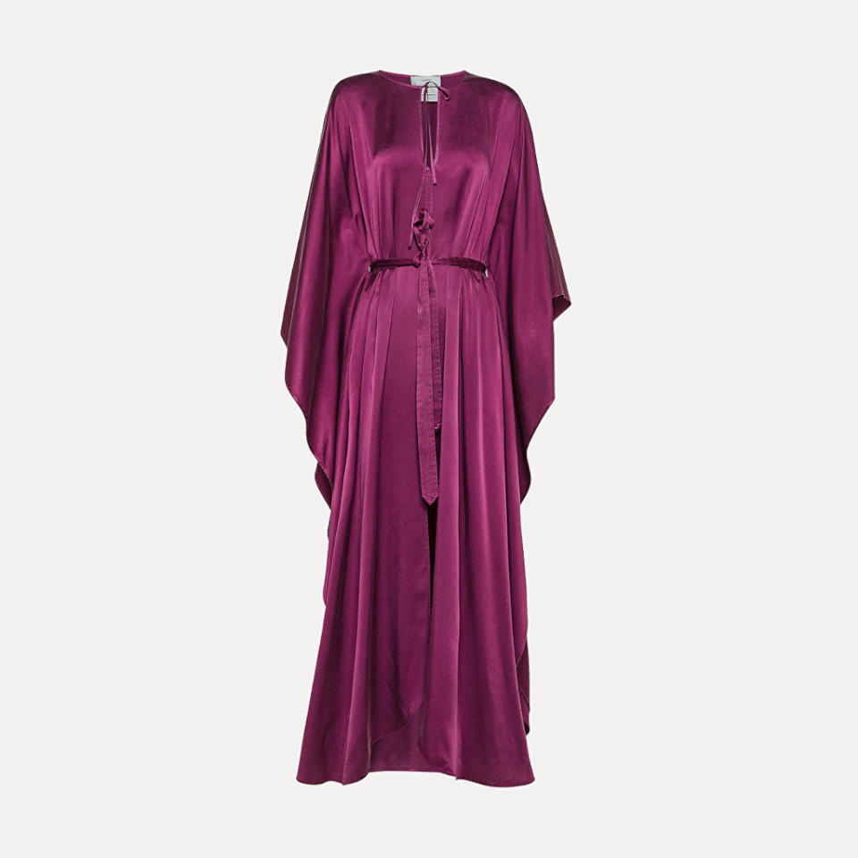 <p>Prix : 695 €</p><br><a href="https://www.forte-forte.com/fr_fr/caftan-in-silk-satin-f44m-ab09812574.html" rel="nofollow noopener" target="_blank" data-ylk="slk:Acheter;elm:context_link;itc:0;sec:content-canvas" class="link ">Acheter</a><br><a href="https://www.elle.fr/Mode/Robe/Robe-du-soir#xtor=AL-541" rel="nofollow noopener" target="_blank" data-ylk="slk:Voir la suite des photos sur ELLE.fr;elm:context_link;itc:0;sec:content-canvas" class="link ">Voir la suite des photos sur ELLE.fr</a><br><h3> A lire aussi </h3><ul><li><a href="https://www.elle.fr/Mode/Les-conseils-mode/Je-suis-journaliste-mode-et-voici-les-chaussures-de-fete-que-j-ai-reperees-cet-hiver#xtor=AL-541" rel="nofollow noopener" target="_blank" data-ylk="slk:Je suis journaliste mode et voici les chaussures de fête que j’ai repérées cet hiver;elm:context_link;itc:0;sec:content-canvas" class="link ">Je suis journaliste mode et voici les chaussures de fête que j’ai repérées cet hiver </a></li><li><a href="https://www.elle.fr/Mode/Dossiers-mode/Ce-jean-Zara-est-la-parfaite-alternative-pour-les-fetes-de-fin-d-annee-4181706#xtor=AL-541" rel="nofollow noopener" target="_blank" data-ylk="slk:Ce jean Zara est la parfaite alternative pour les fêtes de fin d’année;elm:context_link;itc:0;sec:content-canvas" class="link ">Ce jean Zara est la parfaite alternative pour les fêtes de fin d’année</a></li><li><a href="https://www.elle.fr/Mode/La-mode-des-stars/12-looks-de-Kendall-Jenner-qui-nous-inspirent-pour-les-fetes#xtor=AL-541" rel="nofollow noopener" target="_blank" data-ylk="slk:12 looks de Kendall Jenner qui nous inspirent pour les fêtes;elm:context_link;itc:0;sec:content-canvas" class="link ">12 looks de Kendall Jenner qui nous inspirent pour les fêtes</a></li><li><a href="https://www.elle.fr/Mode/Les-news-mode/10-robes-de-fete-Mango-a-adopter-cet-hiver#xtor=AL-541" rel="nofollow noopener" target="_blank" data-ylk="slk:10 robes de fête Mango à adopter cet hiver;elm:context_link;itc:0;sec:content-canvas" class="link ">10 robes de fête Mango à adopter cet hiver</a></li><li><a href="https://www.elle.fr/Astro/Horoscope/Quotidien#xtor=AL-541" rel="nofollow noopener" target="_blank" data-ylk="slk:Consultez votre horoscope sur ELLE;elm:context_link;itc:0;sec:content-canvas" class="link ">Consultez votre horoscope sur ELLE</a></li></ul>