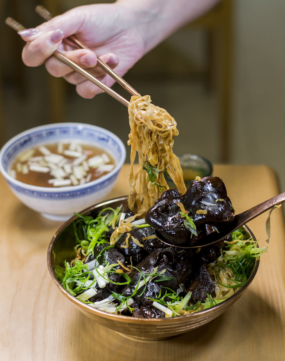 旺角美食︱心機雲吞麵店「六喜見」店主自創蝦湯+魚湯雙湯底 自製鱔仔乾豬肉丸+手打蝦丸