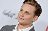 <p><strong>Billy Magnussen</strong> dans <em>Bond 25</em> ! C’est le compte Twitter @007 qui l’a annoncé. Vous ne le connaissez pas ? À 34 ans, il a pourtant plusieurs apparitions dans des séries à son CV : il a joué dans <em>New York, police judiciaire,</em> dans <em>NCIS</em> ou encore dans <em>Les Experts</em>. On le verra surtout bientôt dans le film <em>Aladdin</em> de Guy Ritchie dans le rôle du prince Anders. (crédit Getty) </p>