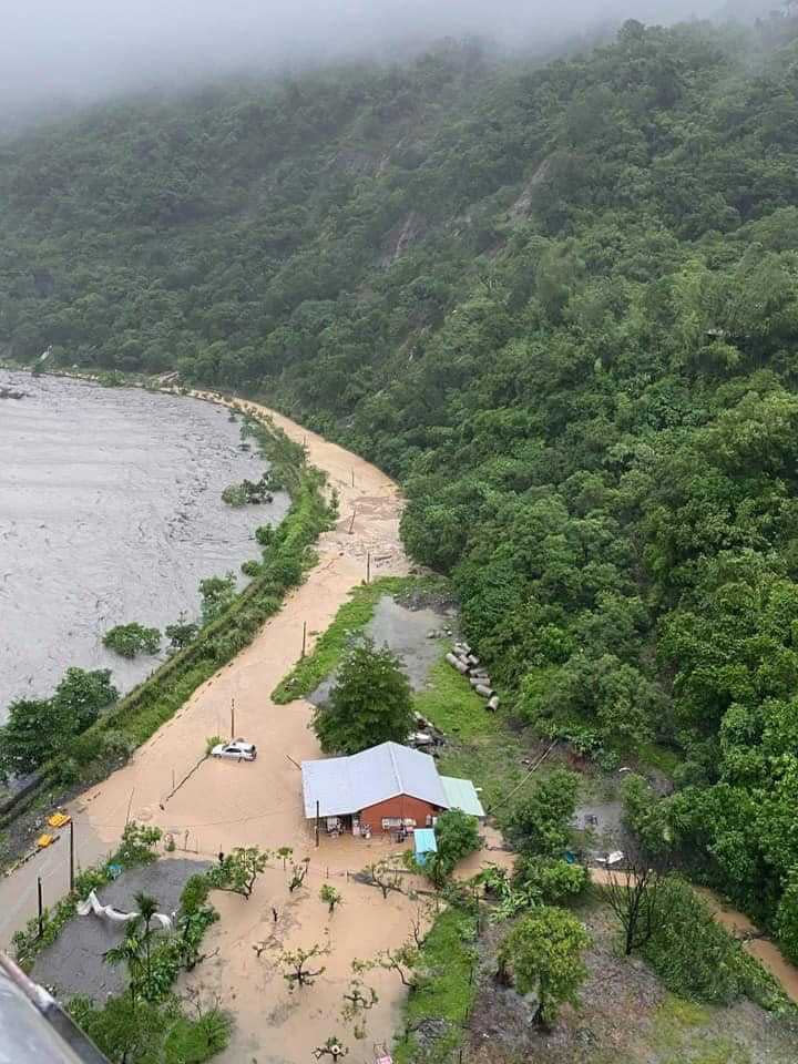 茂林往情人谷沿線。（圖／翻攝自記者爆料網）