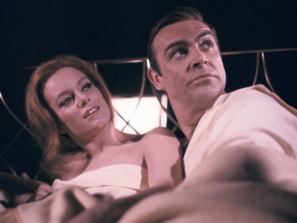 Luciana Paluzzi and Sean Connery in 