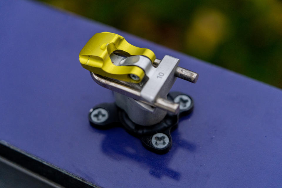 Beyond the weight benefits, there's just something so dang pretty about a tiny binding mounted directly to the ski.