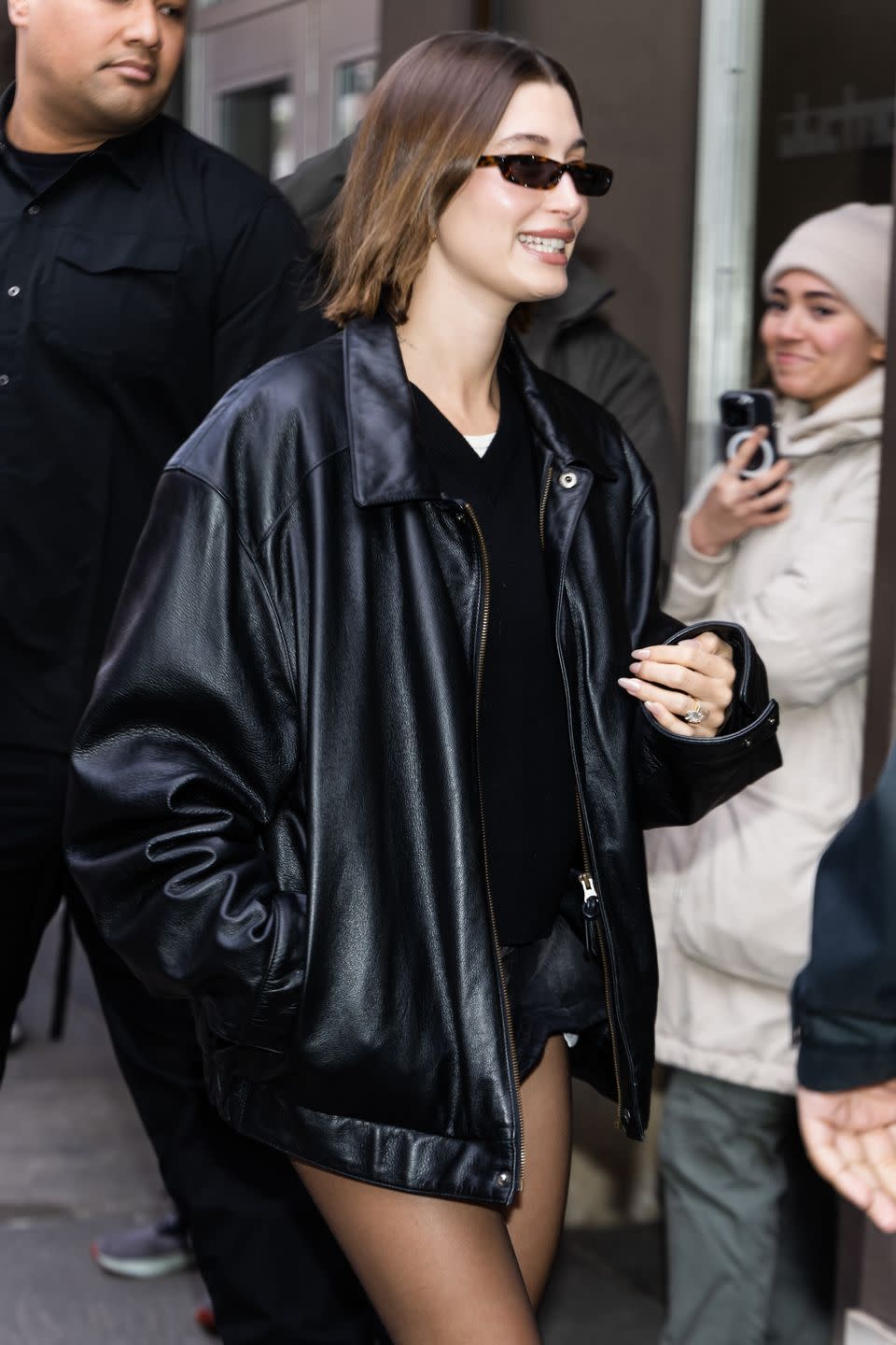 hailey bieber bob haircut