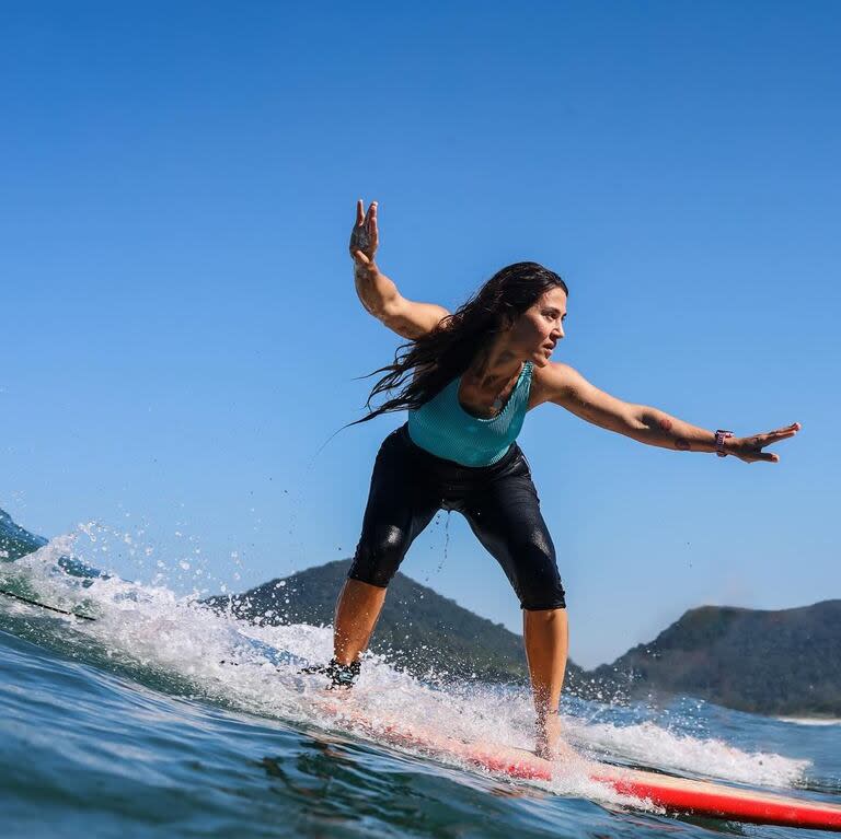 Jimena Barón hizo surf en Brasil y dejó una profunda reflexión sobre aprender de grandes: 