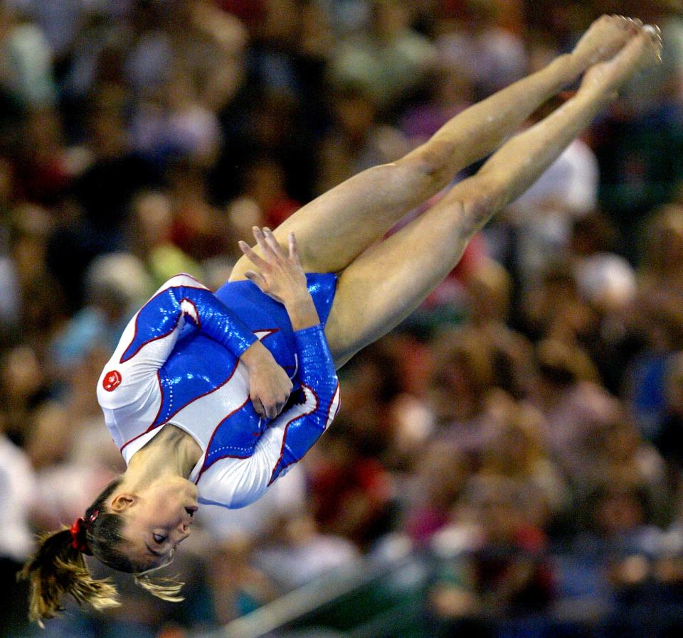 Émilie Le Pennec competes in the floor exercise.