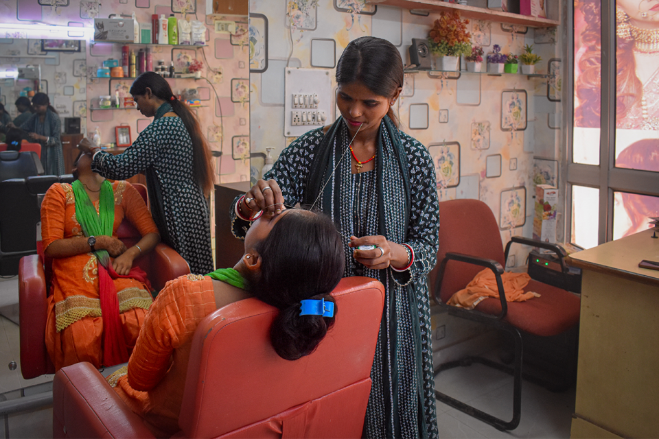 South Asian Beauty Parlours, Girlhood, Agency, Community, Eyebrows, threading, haircare, op-ed, new york, london