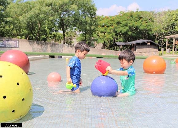 陶博館戲水池將於6月10日起免費開放至10月10日。(新北市陶博館提供)