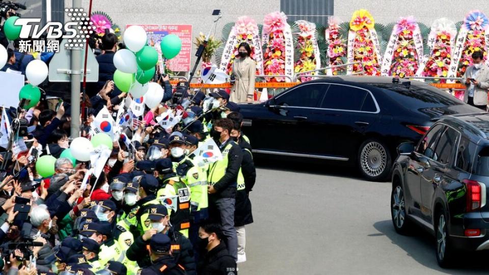 一旦新冠肺炎成為風土病，日後恐怕就很難完全根除。（圖／達志影像美聯社）