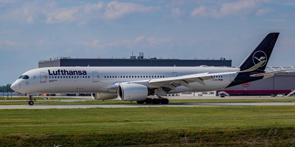 Lufthansa Airbus A350-900.