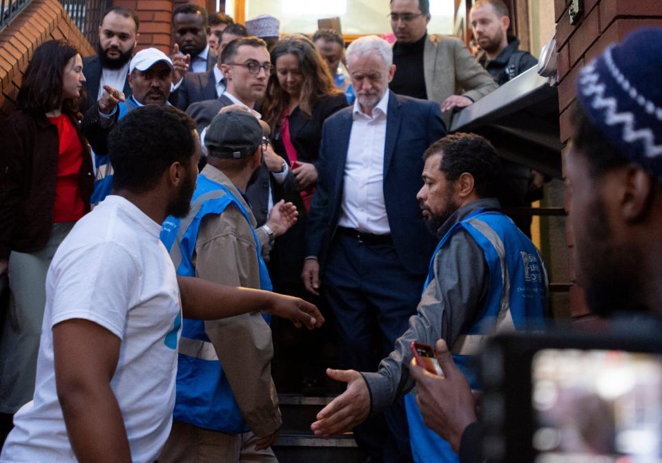 Jeremy Corbyn breaks fast with Muslim community to commemorate Finsbury Park mosque attack