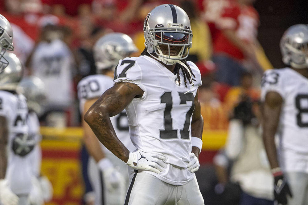 Raiders' Davante Adams finds support from head coach after 'Monday Night  Football' shove