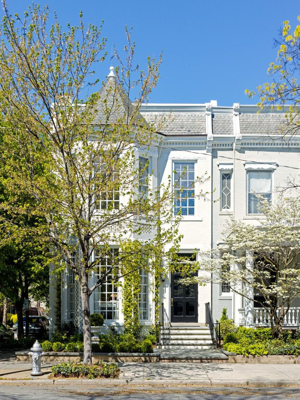 exterior of katie ukrop's virginia townhouse