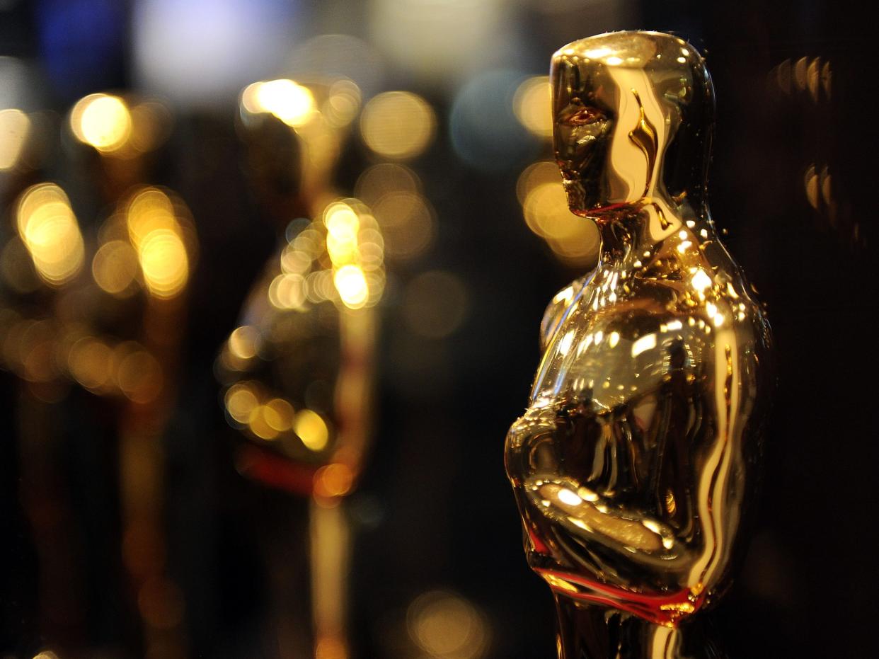 oscar statuette