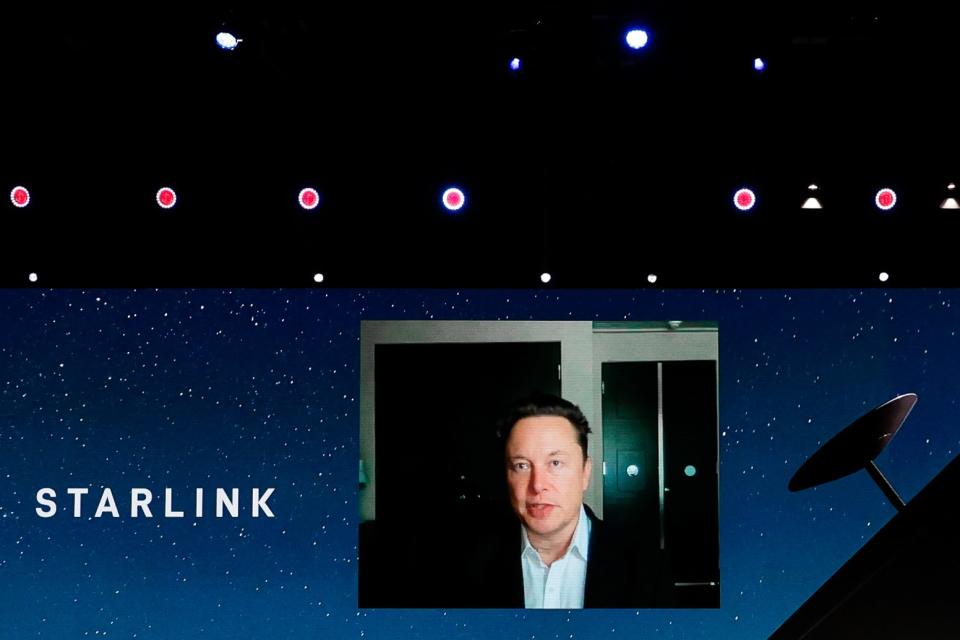 Elon Musk, der Chef von SpaceX, spricht über das Starlink-Projekt auf einem Kongress. (2021) - Copyright: NurPhoto / Kontributor, Getty Images