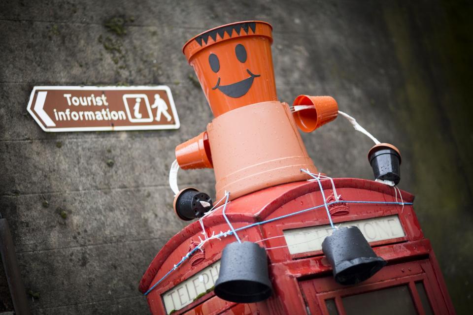 <p>Settle Flowerpot Festival in Settle in the Yorkshire Dales, U.K. on Aug. 7, 2017. (Photo: Andrew McCaren/LNP/REX/Shutterstock) </p>