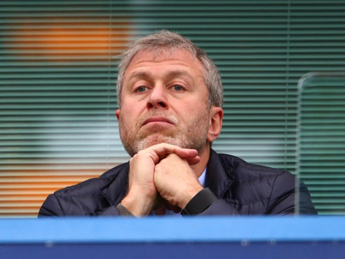 Russian oligarch Roman Abramovich and Ukrainian negotiators were targeted in a s..