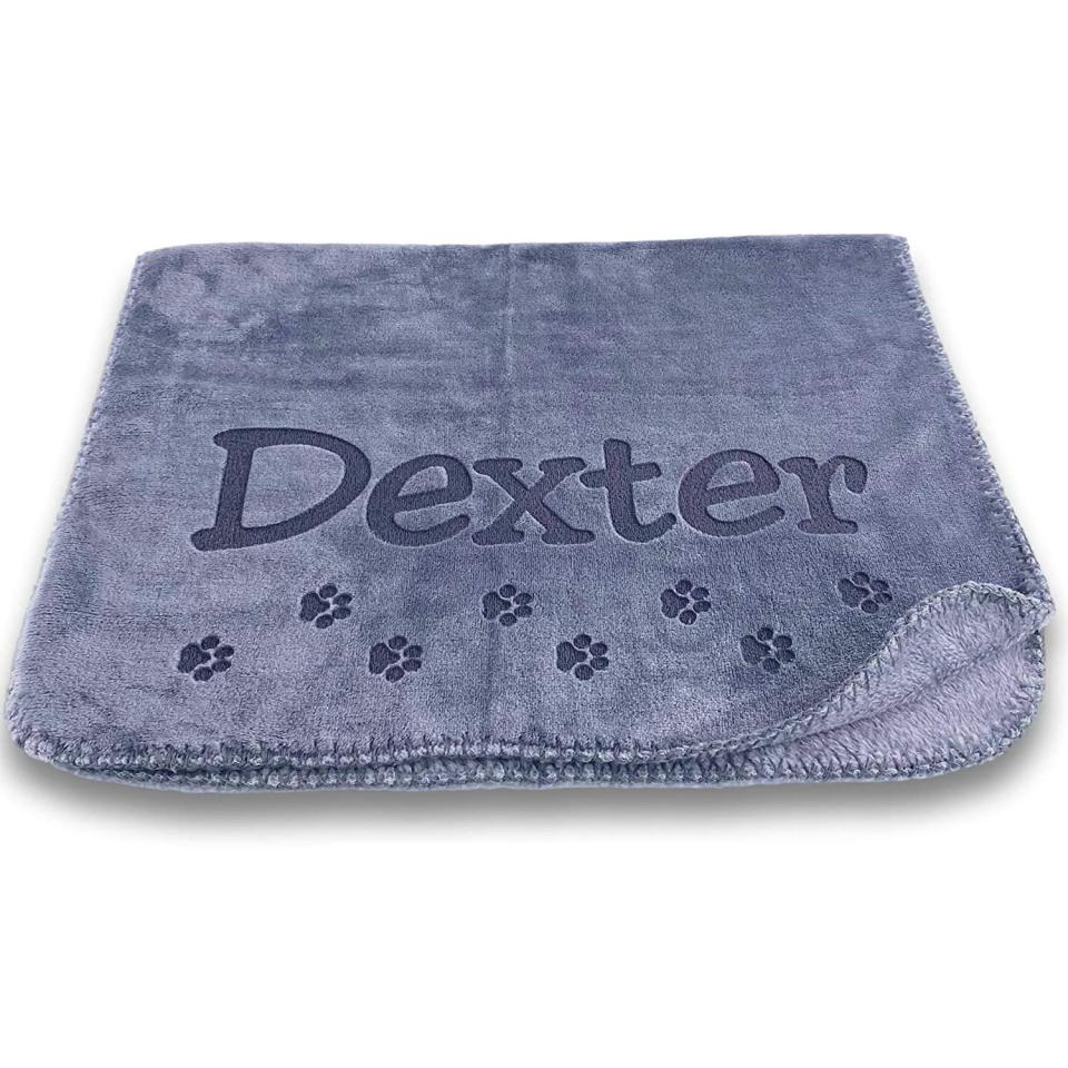 custom-catch-personalized-cat-bed-blanket-gift-for-indoor-cats